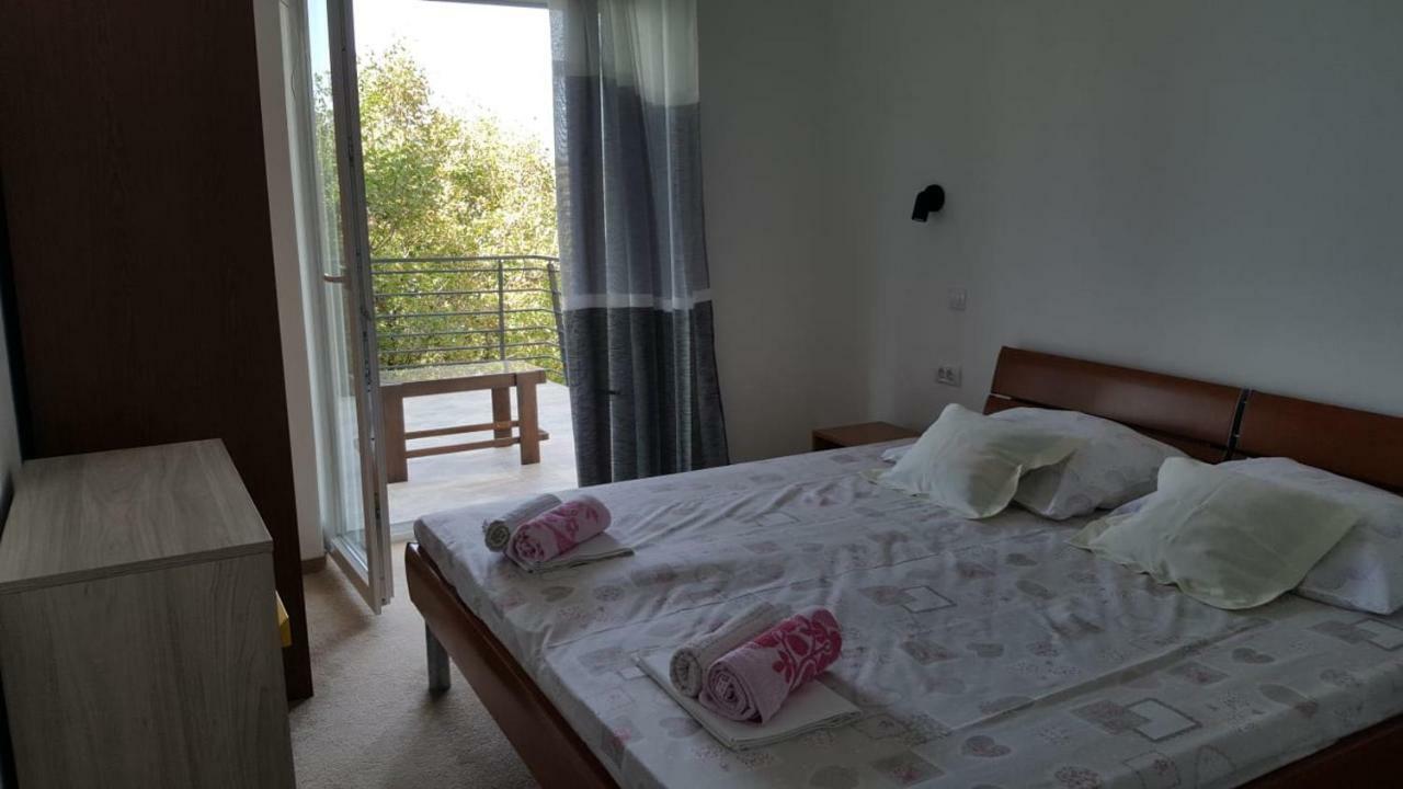 Holiday House Maretta - Apartment No 1 Lukovo Sugarje Luaran gambar