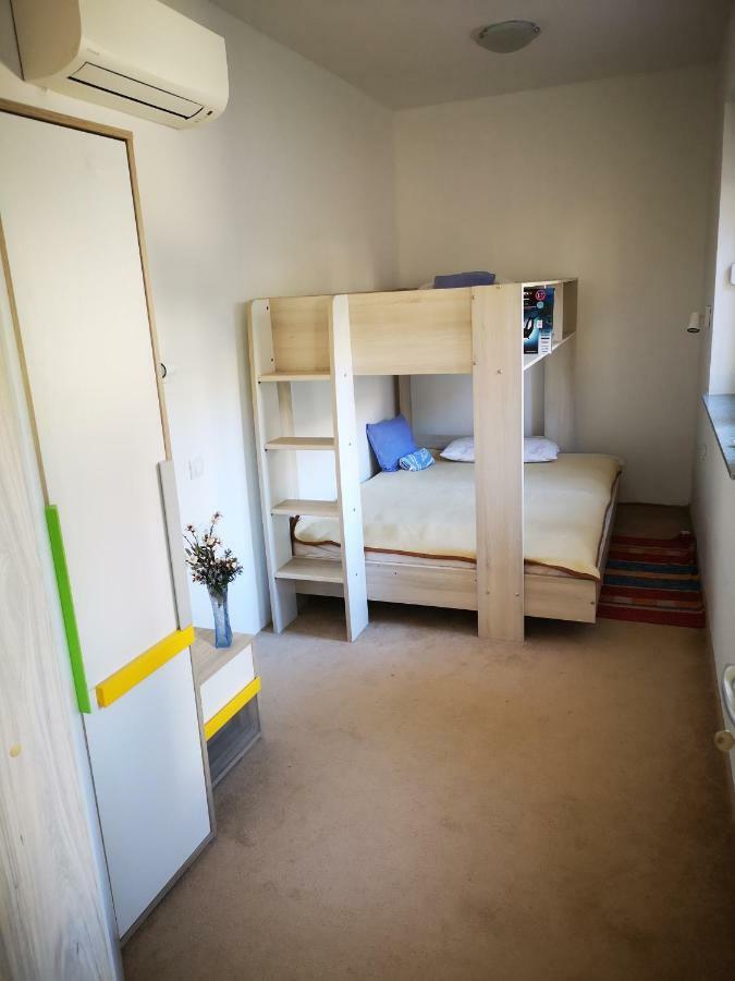 Holiday House Maretta - Apartment No 1 Lukovo Sugarje Luaran gambar