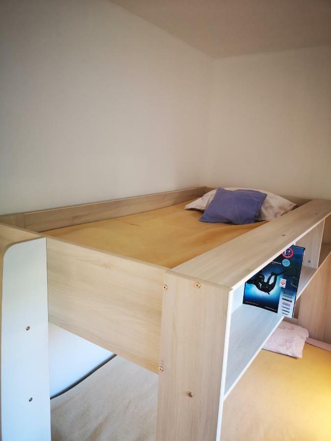 Holiday House Maretta - Apartment No 1 Lukovo Sugarje Luaran gambar